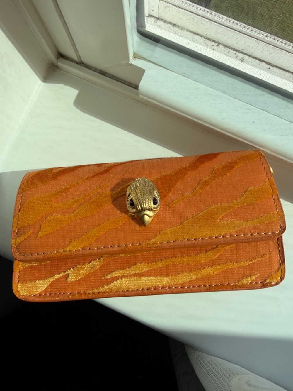 KURT GEIGER Gold-Tone Zebra Velvet Crossbody Bag - NWT- Sliding chain - Picture 2 of 4